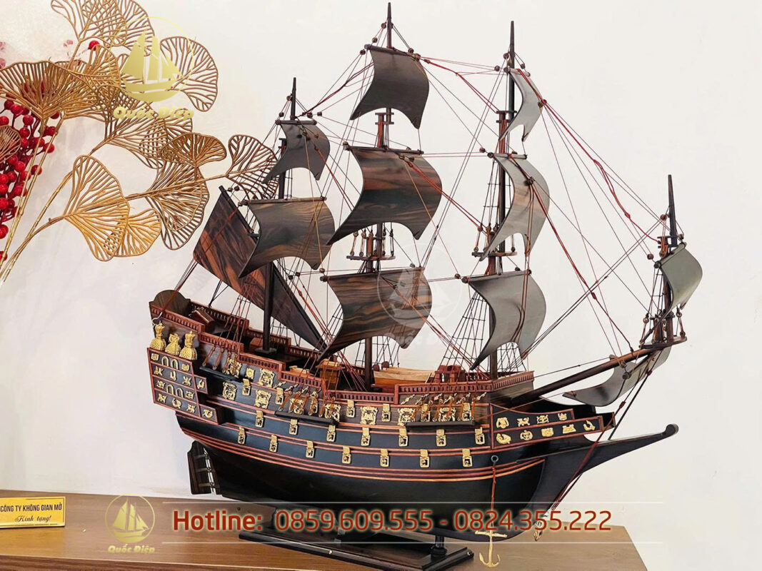 Mô hình thuyền buồm mạ vàng 24k