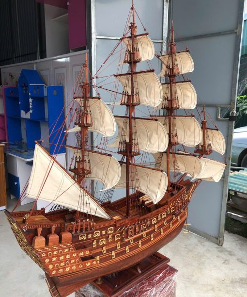 Mô Hình Thuyền Buồm Gỗ Hương Ta Buồm Vải 100x95x28cm – Vẻ Đẹp Sang Trọng Cho Không Gian Trưng Bày