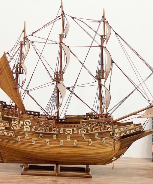 Mô Hình Thuyền Buồm Bách Xanh 68cm Cao 65cm – Tinh Xảo, Sang Trọng & Ý Nghĩa