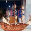 Mô Hình Thuyền Buồm Gỗ Hương Ta Buồm Vải 100x95x28cm – Vẻ Đẹp Sang Trọng Cho Không Gian Trưng Bày