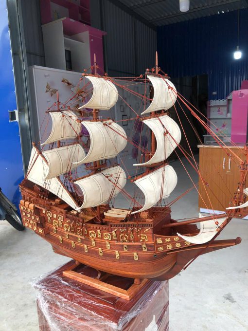 Mô Hình Thuyền Buồm Gỗ Hương Ta Buồm Vải 80x85x24cm – Tinh Tế, Sang Trọng Và Đầy Ý Nghĩa