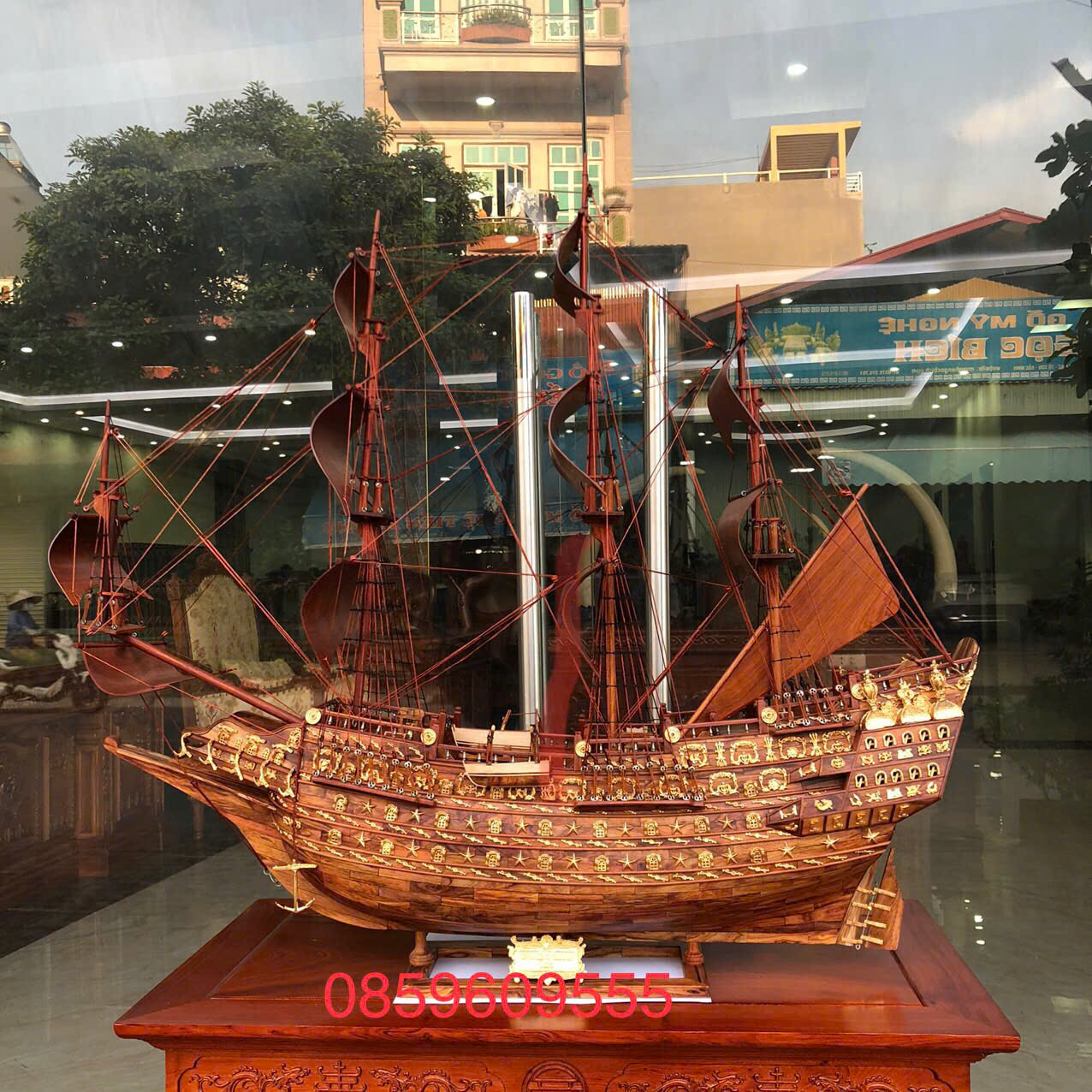 Mô Hình Thuyền Buồm Gỗ Sưa 80cm × 75cm × 24cm Đẹp, Sang Trọng